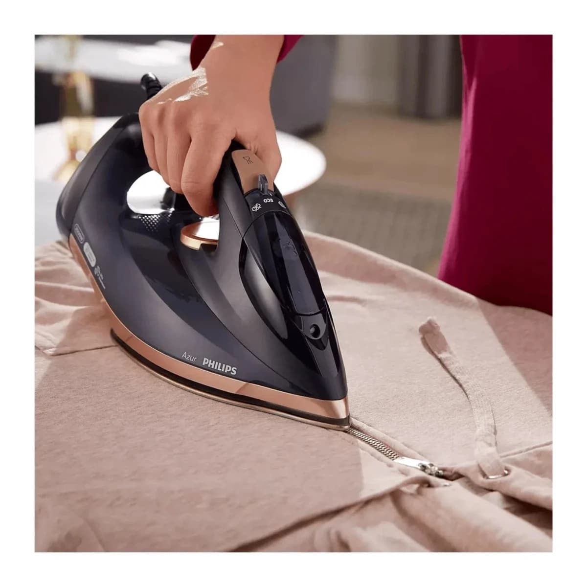 PHILIPS Pegla GC4909/60, 3000 W, Kontinuirana para 55 g/min, Udar pare 250 g, SteamGlide Elite stopalo, Crno-zlatna