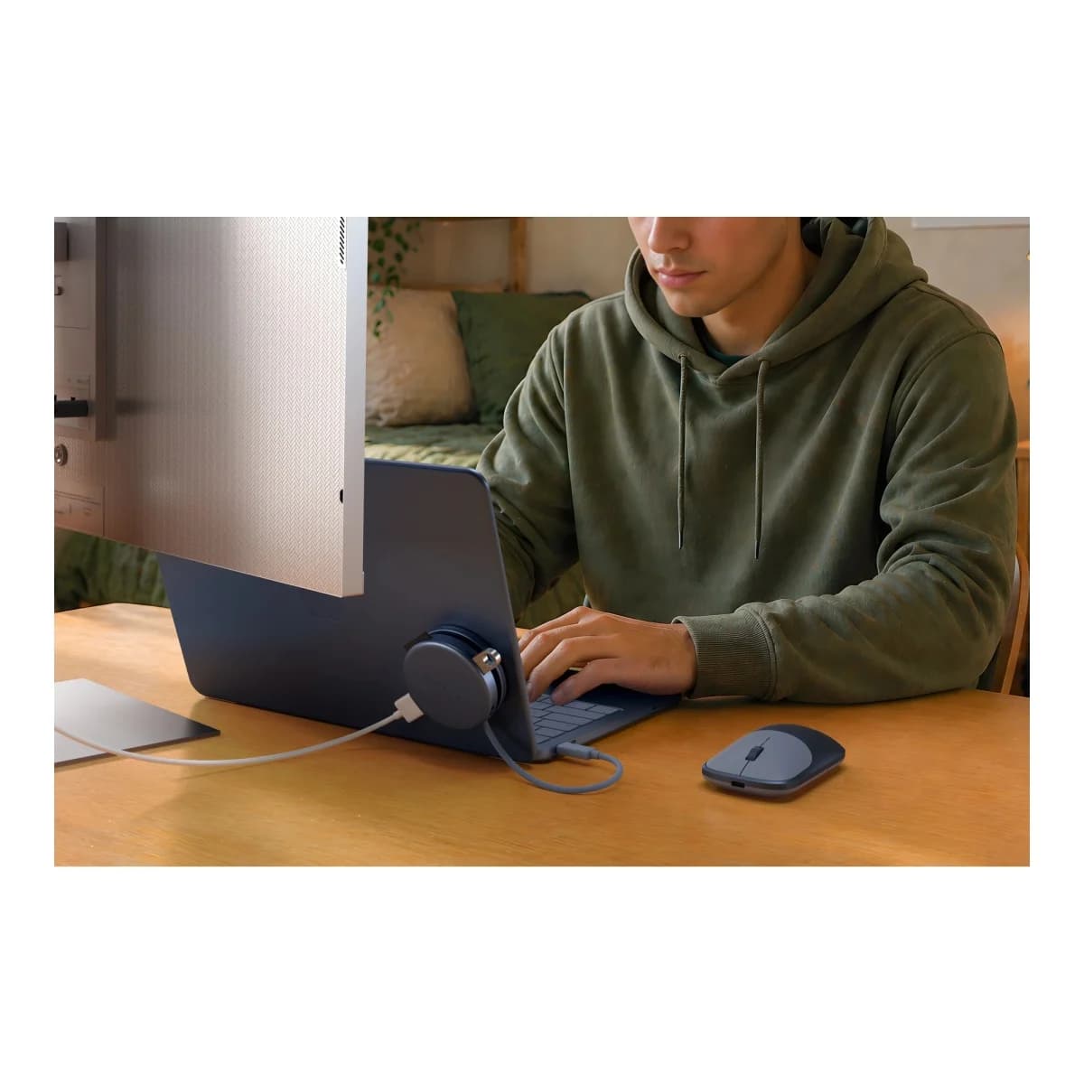 SATECHI USB-C Hub On-the-Go 5-in-1, HDMI 4K 60Hz, USB-C PD 60W, SD čitač kartica, Indigo