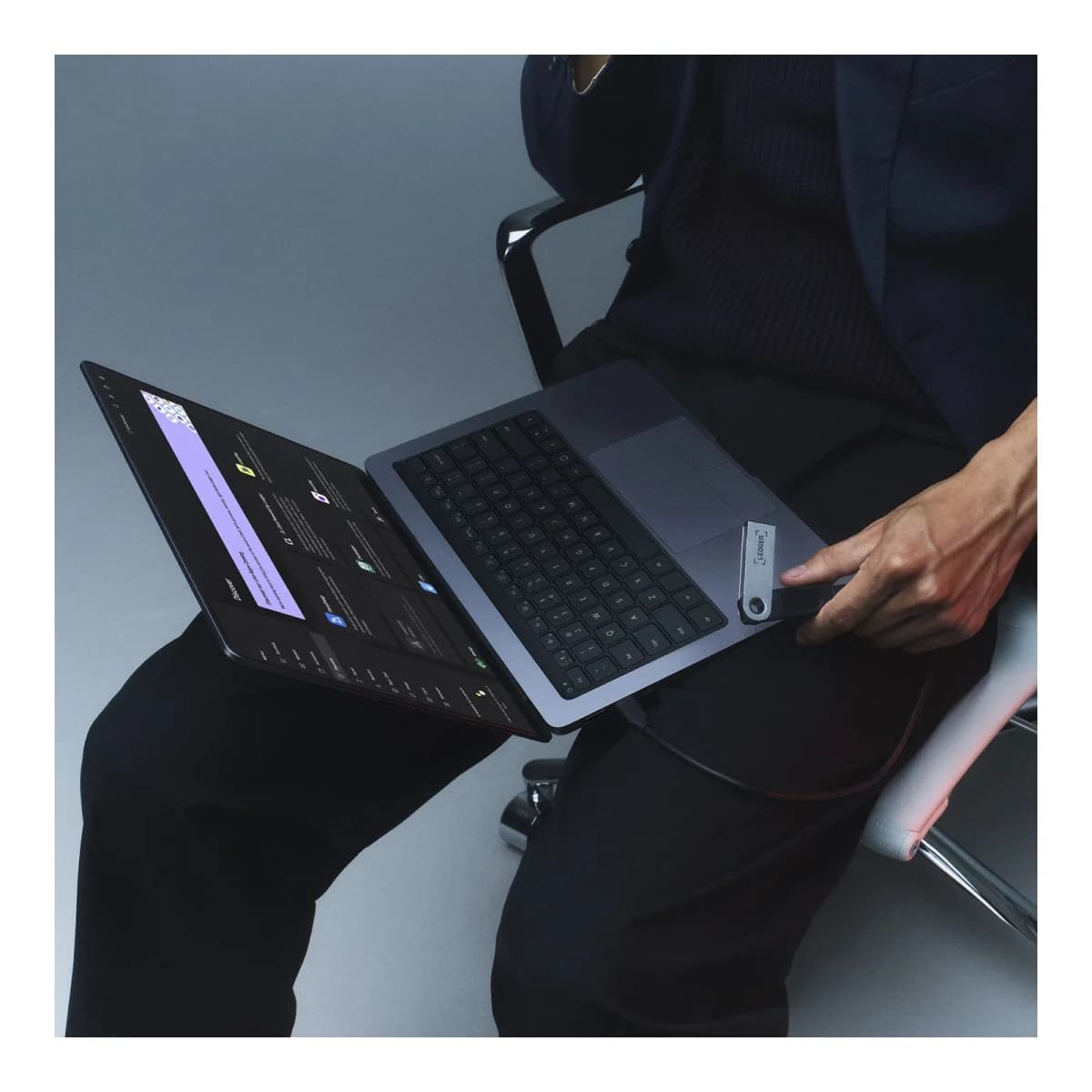 LEDGER Hardverski novčanik Nano S Plus, Onyx Black