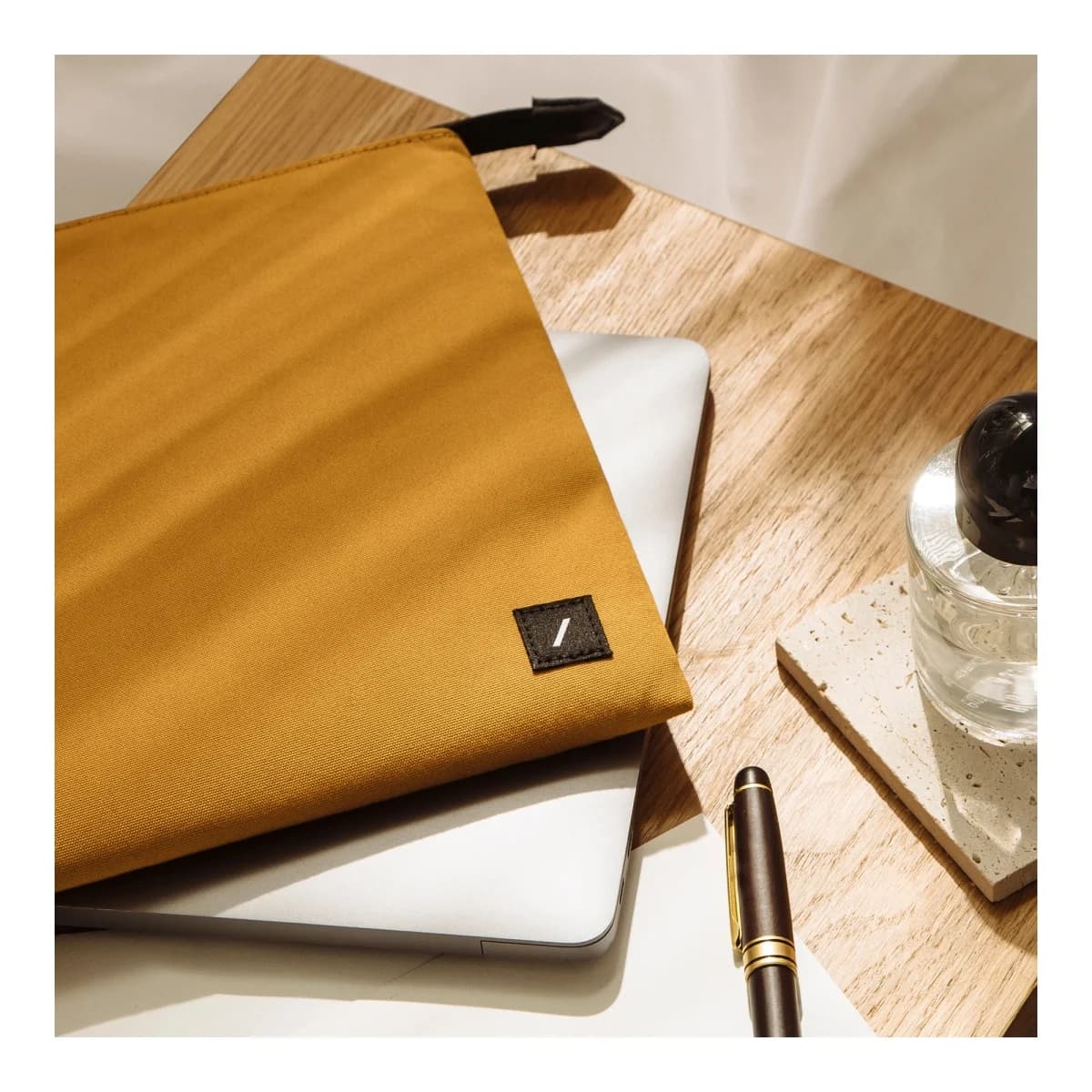 NATIVE UNION Futrola Stow Lite Sleeve For MacBook 16-inch, Kraft