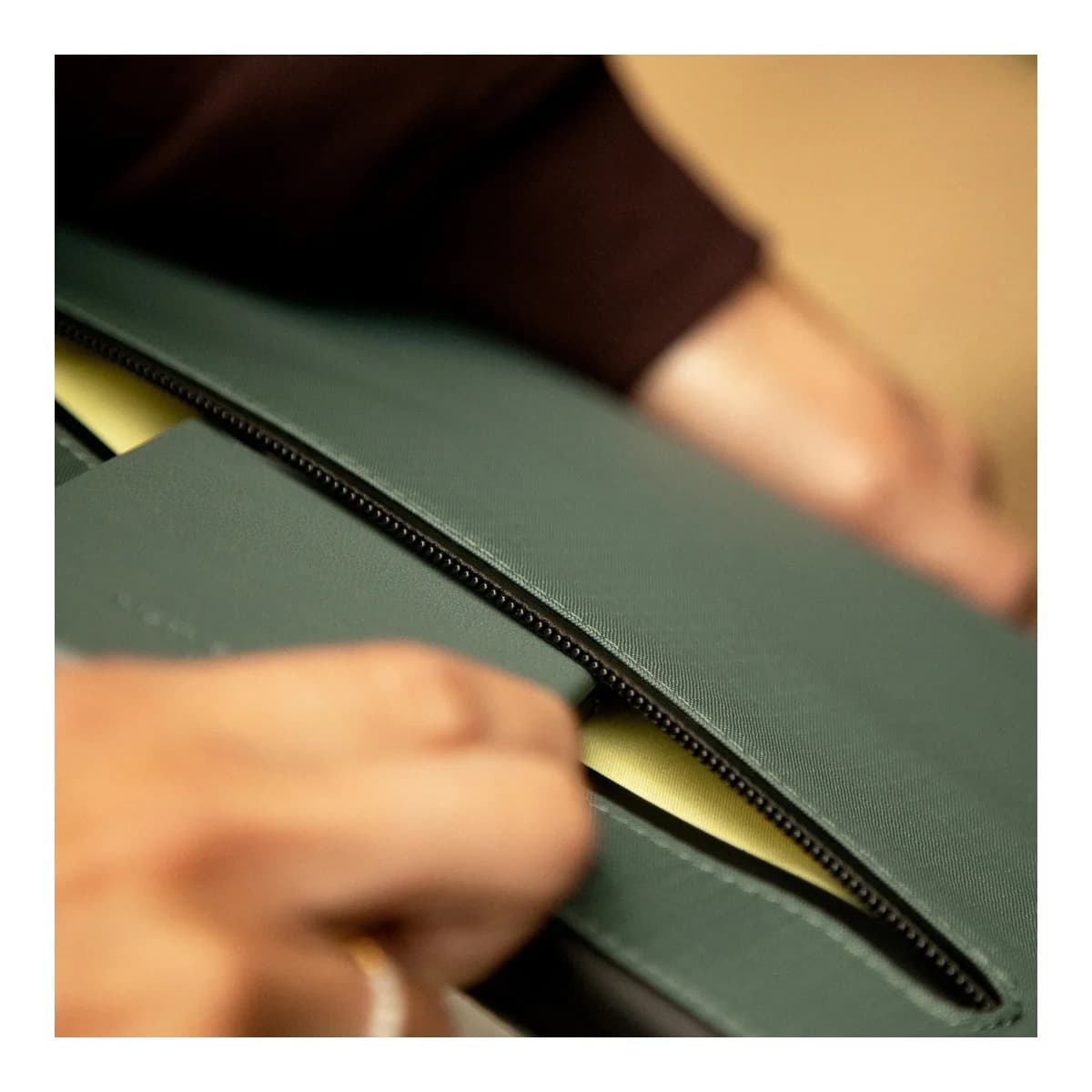 NATIVE UNION Navlaka Ultralight Sleeve, za MacBook 13", Slate Green