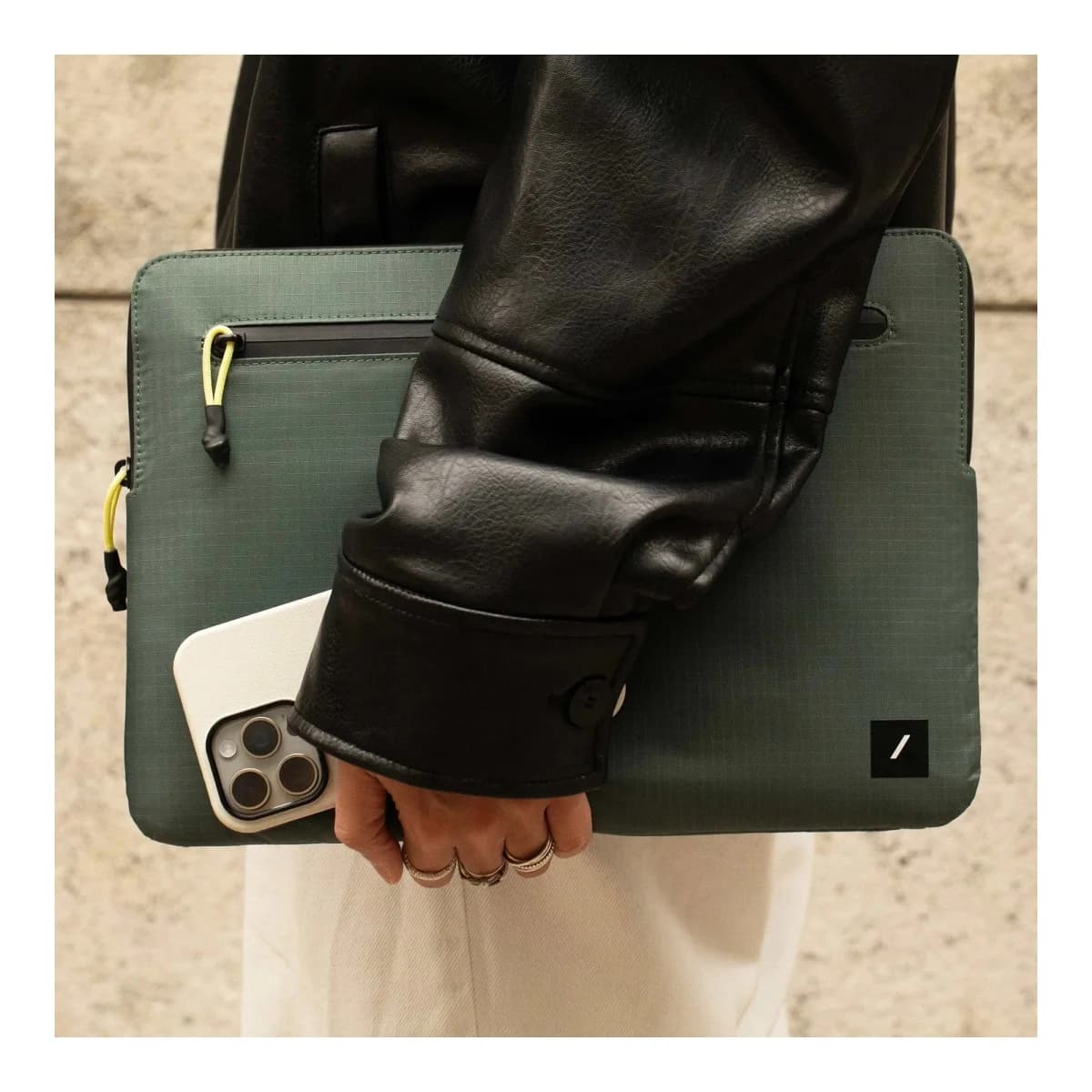 NATIVE UNION Futrola Ultralight Sleeve, za MacBook 16-inča, Slate Green