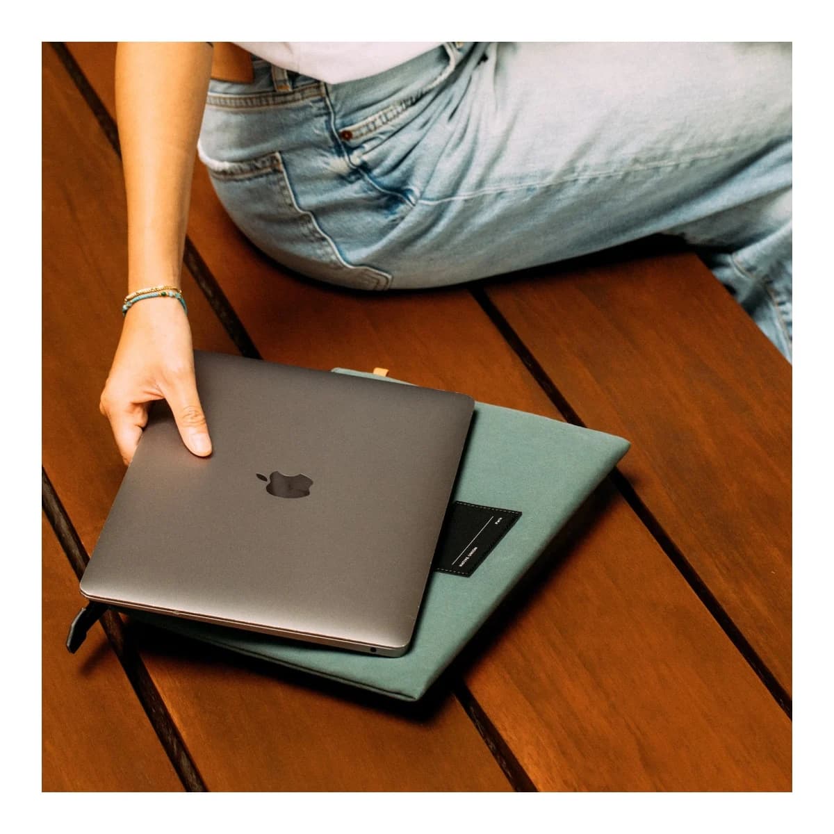 NATIVE UNION Navlaka Stow Lite Sleeve, za MacBook 16", Slate Green