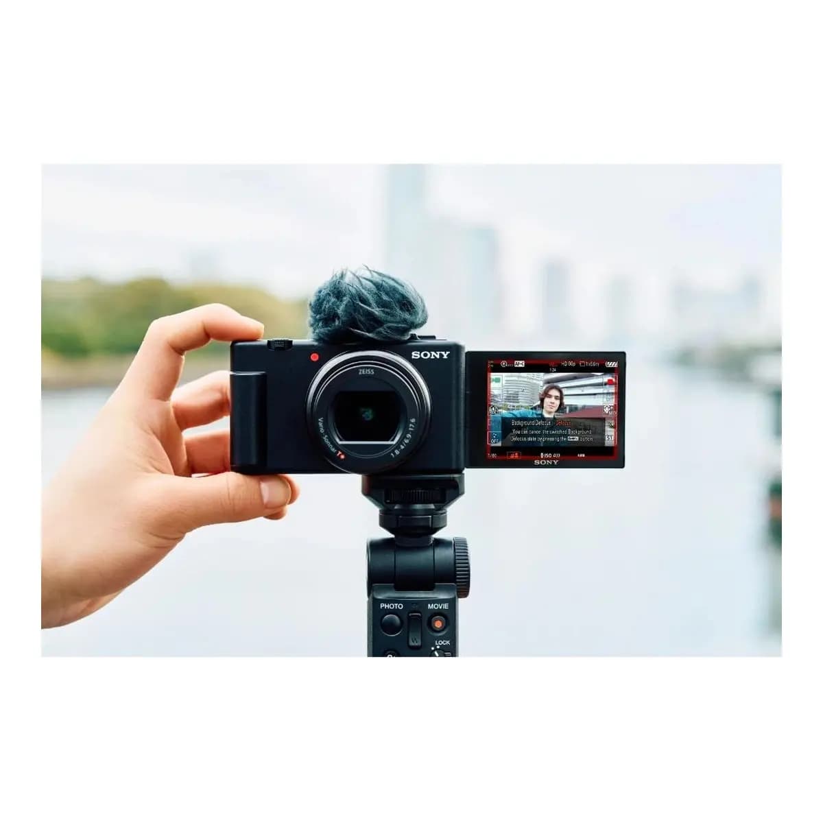 Sony ZV-1 II Digital CameraCMOS senzor Exmor RS 1.0foto 20.1 mp; video 16.8 mp;