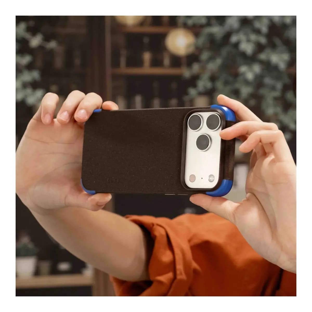 MOFT Color-blocking Snap Phone Case for iPhone 18 Pro Max - Dark Coffee + Sapphire
